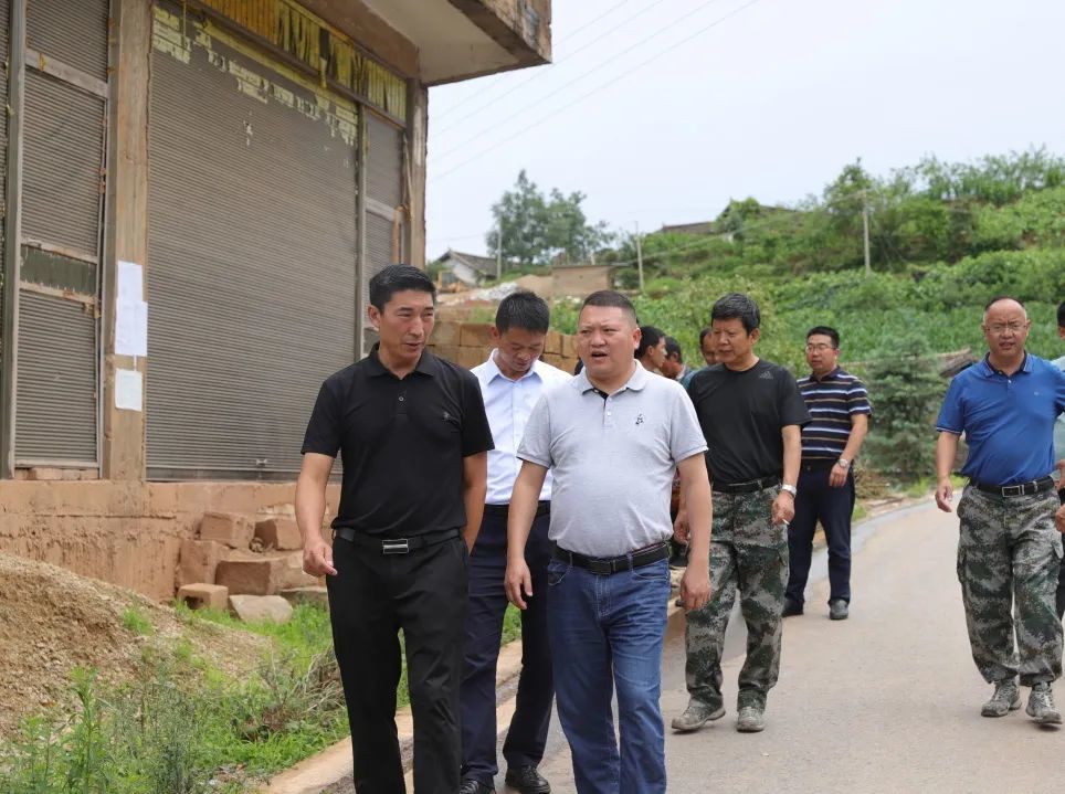 县委常委,县政法委书记杨清林,副县长刘志斌,县级相关单位负责人参加