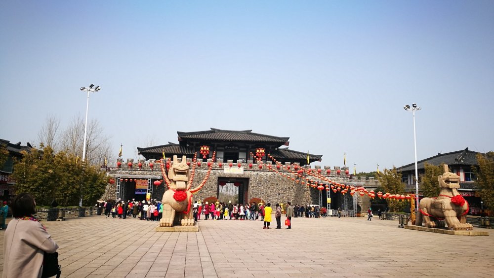 我国首家以影视文化与旅游相结合的主题公园,是5a级旅游景区