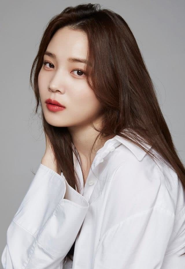 将由《my fuxxxx romance》白敏熙导演和《a-teen》韩秀智导演改编