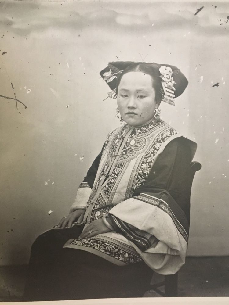 终于看到表情不木讷的老照片了为什么清末妃子有的拍照那么丑