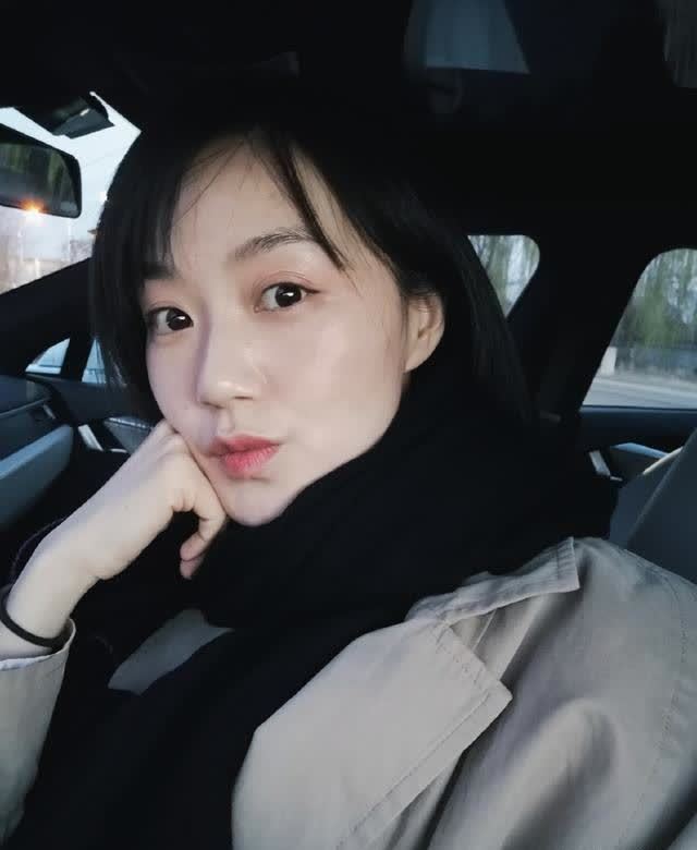 照耀中国》中,"甄嬛传"后,《杀寇决》里她是出身名门的女战士艾小曼