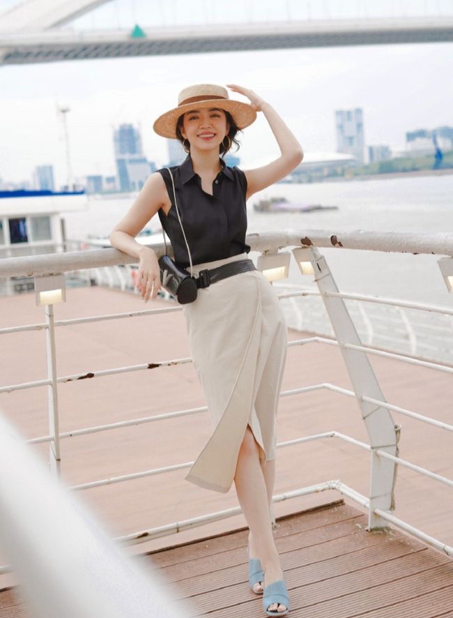 今夏流行半身裙三木博主的半身裙搭配看似简单却又不失优雅