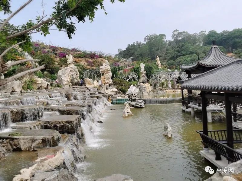 高州一奇石园林景区6万元 征集门口对联的上联,下联:天南独秀凤凰园