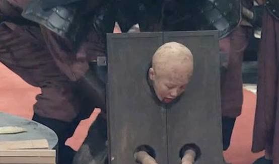 戚夫人被做成人彘后本该流血身亡才对为何还能被折磨那么久呢