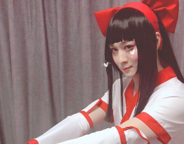 张大仙因为这个屏保是张大仙以前cos李白时留下的照片,一直到现在都没