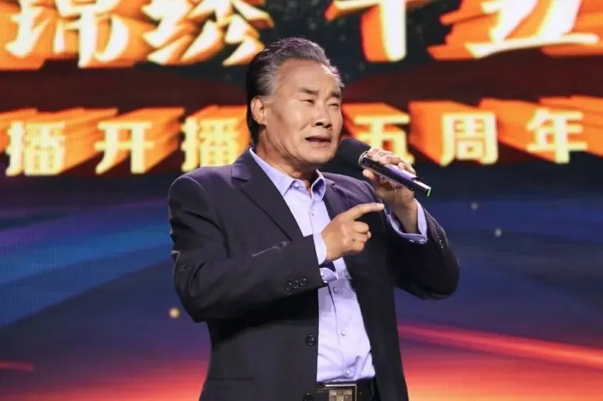 李发牢从那个美丽的地方一路走来附精彩视频