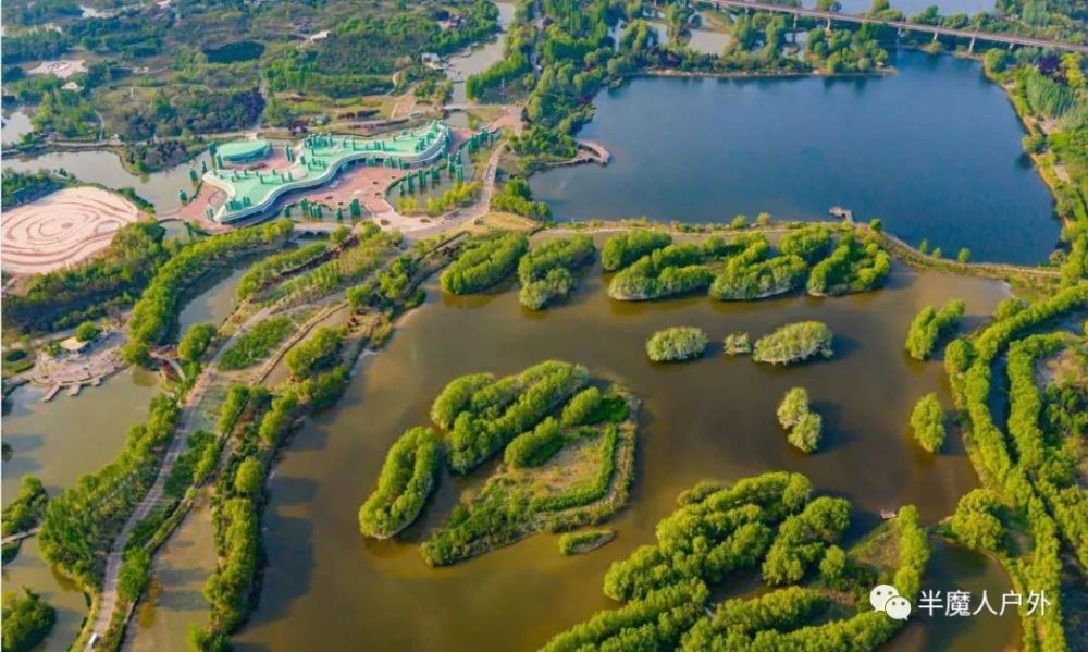 图为西安浐灞国家湿地公园