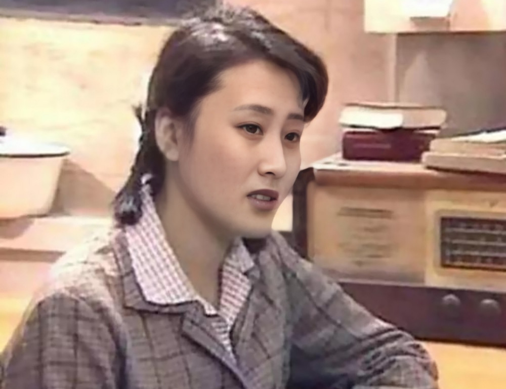 张凯丽在《渴望》播出时,收视率暴涨,张凯丽扮演的刘慧芳,温柔贤淑,心