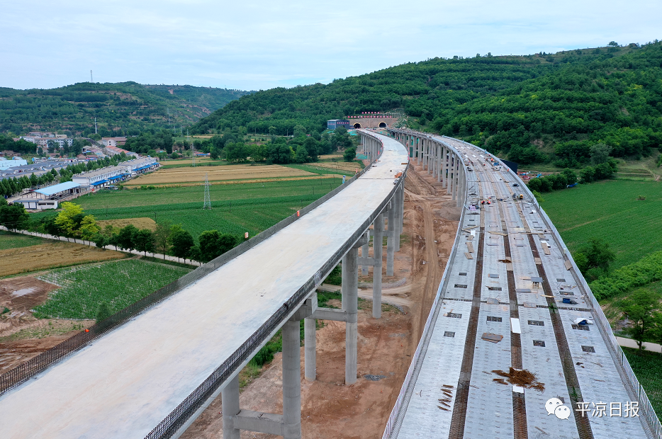 图文视频丨灵华高速进展顺利