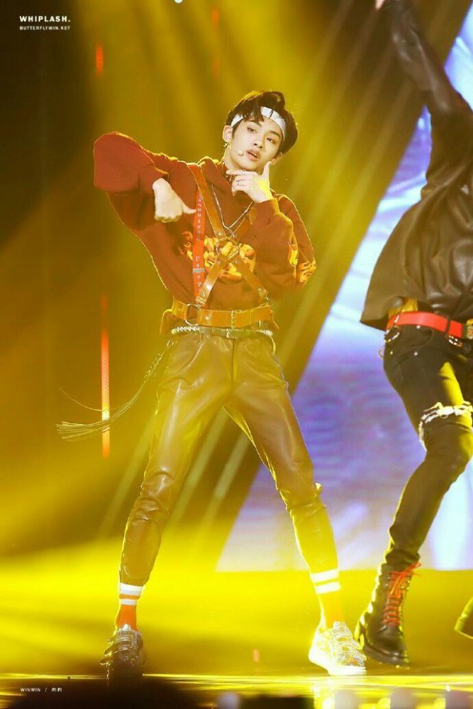 吸烟泡妞,小鲜肉董思成没有粉丝想象的那么纯洁