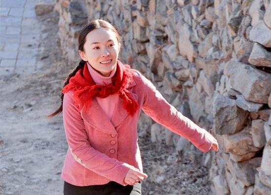 阿玉嫁人了,带着两个月身孕嫁给了长她五岁的男人.