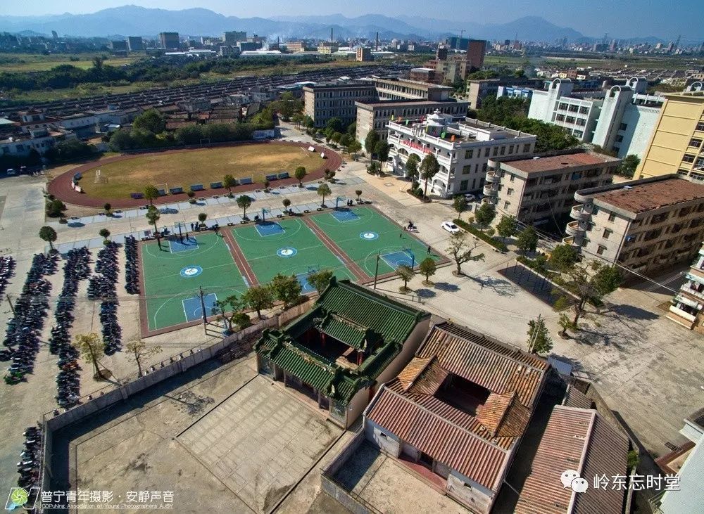 年头去垾塘,主要是拍一下兴文中学.