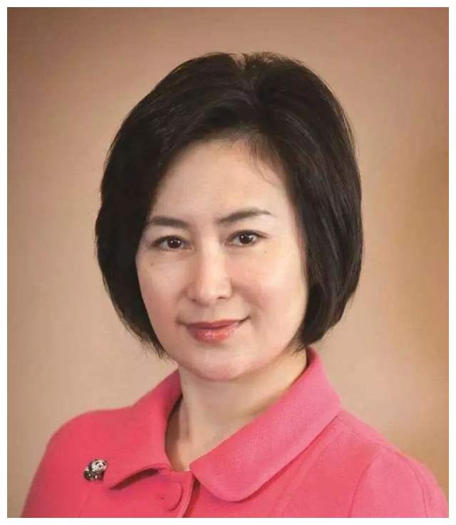 何鸿燊最得意的女儿曾一战赚280亿成女首富可惜却没子嗣后代