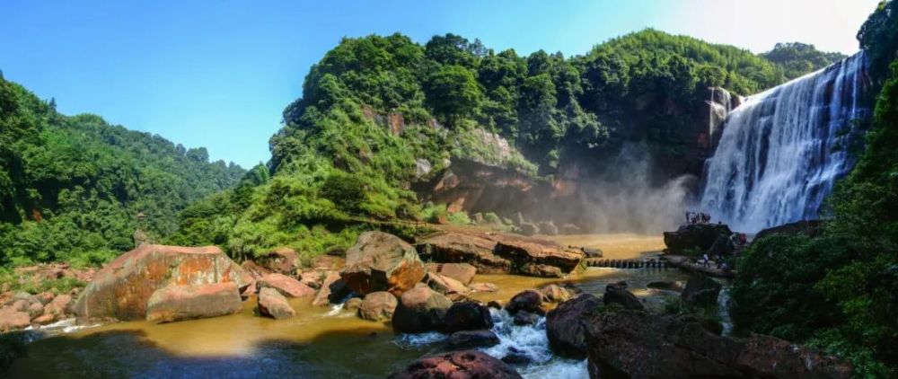 主要包括赤水丹霞旅遊區(含赤水大瀑布,佛光巖,燕子巖三大景段),竹海