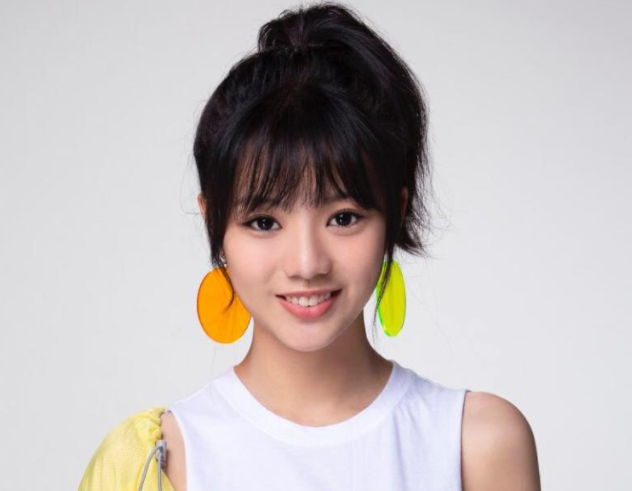 江宏杰带儿女户外活动罕见晒出儿女正面照懒理离婚风波
