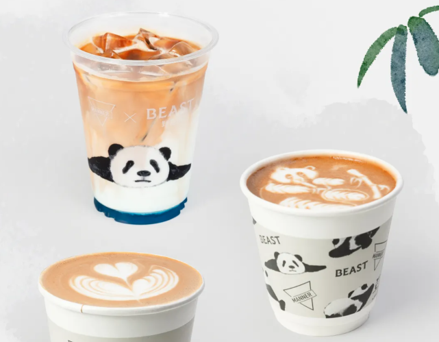 manner的熊猫拿铁出圈沿用了在咖啡杯上做文章的老套路