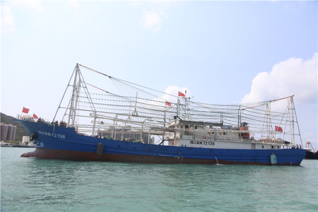 鲁荣渔2682号渔船惨案33人出海仅11人归来现实版大逃杀