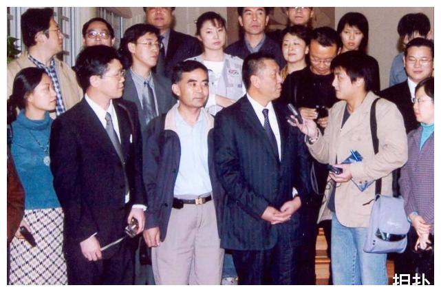 李嘉诚不来没关系,何超琼最看重的来宾,是香港董家跟澳门何家