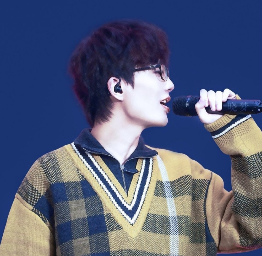 许嵩的男粉比女粉多?怕也未必吧!男粉女粉都很爱呀!