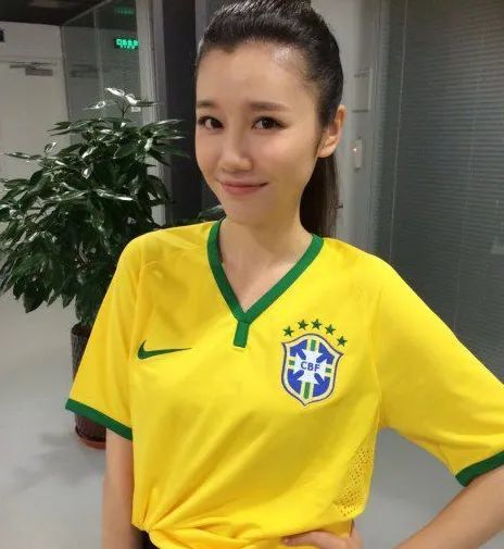 央视体育频道最漂亮的5位女主持人