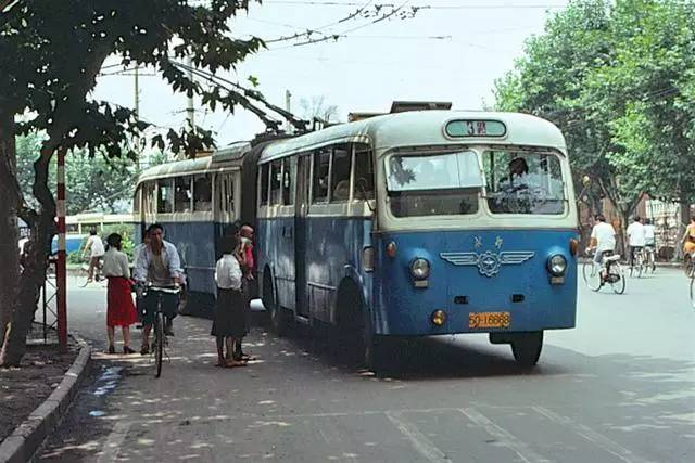 80年代老照片各大城市的有軌電車