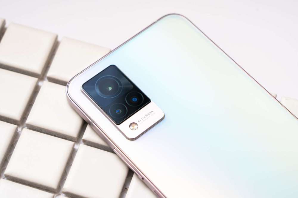 手机长成什么样才能获得年轻人关注?vivo s9做出了示范