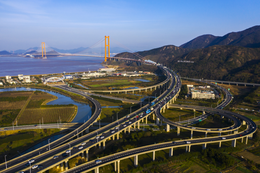 直播第九站来到:g9211甬舟高速7月9日上午10:00沿着高速看浙江