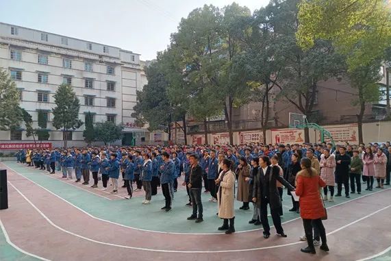 《中考招生面对面》|今日走进:盛世中学