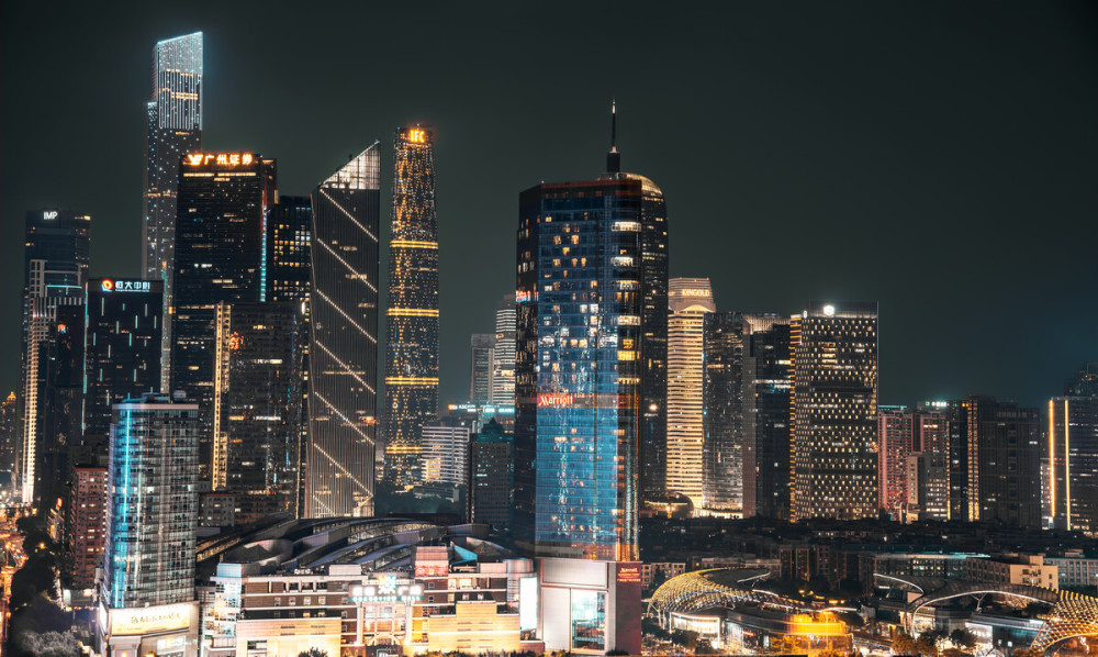 外国游客到访广州,来到正佳广场,不由感叹道:中国商业发展很繁华