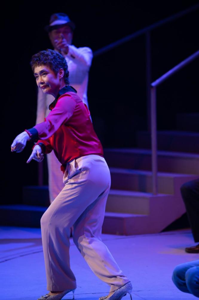 滑稽戏演员许海俐扮演的包丽萍,则是戏中最大的刺头.