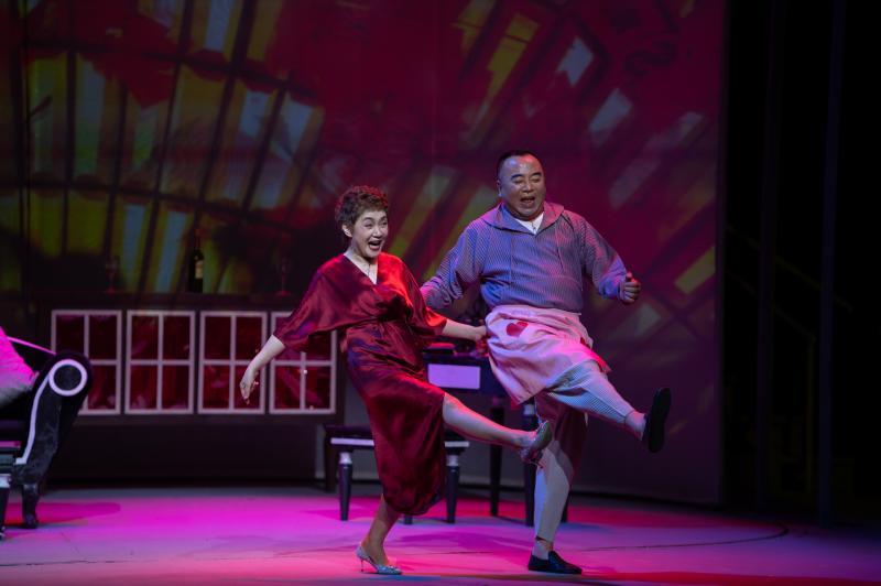 上海人多久没看一场滑稽戏了这部笑声满场不端不装的新戏让人想起从前