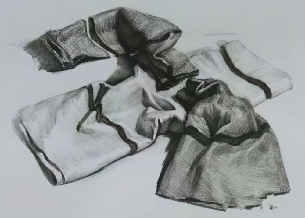 素描静物怎样画出衬布的质感