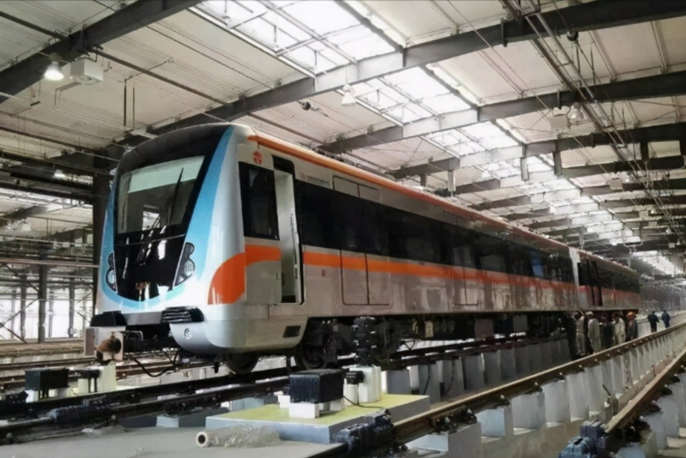 天津被一条新地铁"砸中",覆盖大型客流集散点,标识色为棕色