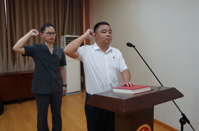 市十五届人大常委会召开第五十次会议