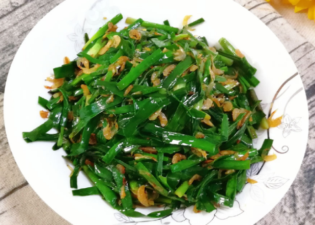 分享韭菜炒虾米的好吃做法,简单3步完成,解馋营养,孩子特爱吃