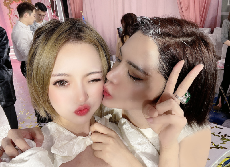 时大漂亮自称身体不适,发文宣布暂停直播,疑似被师傅辛巴惩罚