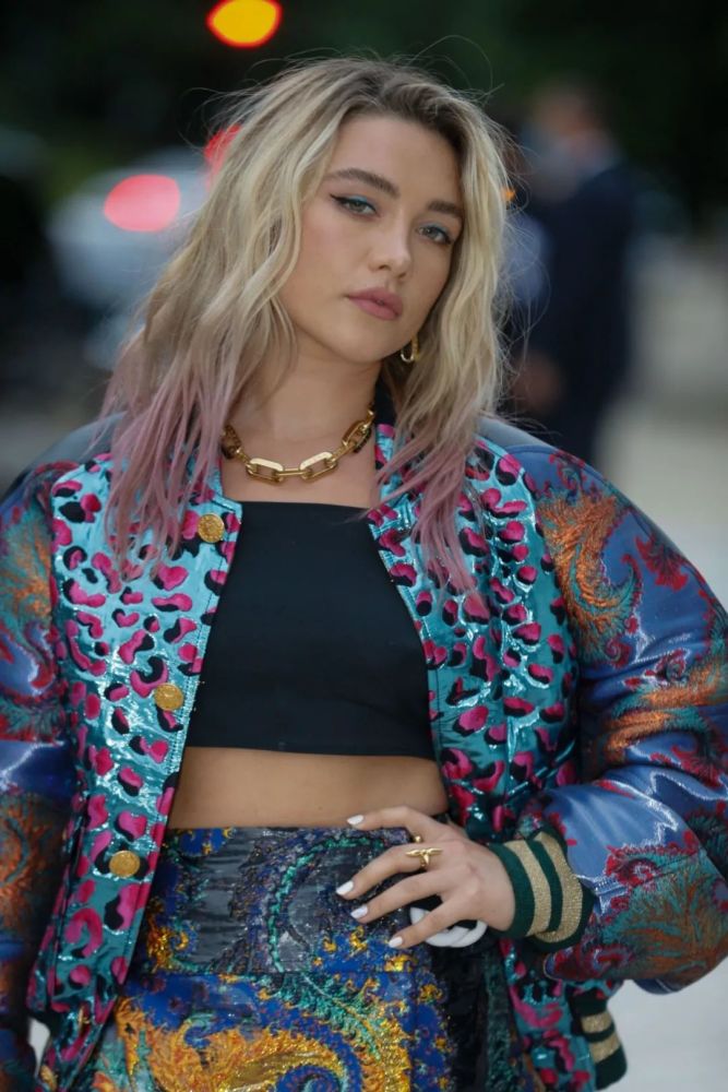 英国女星佛罗伦斯·珀杂志大片_腾讯新闻