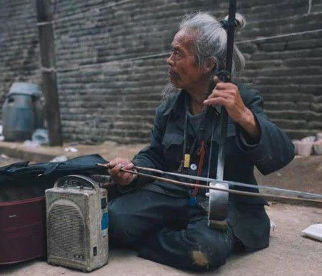 安徽乞丐宋天福,把乞讨当成自己的事业,如今儿女双全攒下千万