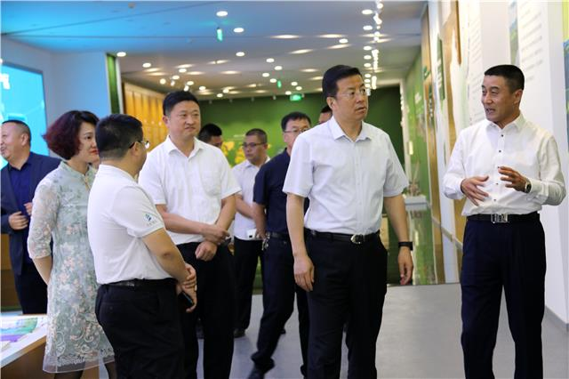 自治区政府副秘书长郑宇赴察右前旗对接调研京蒙帮扶工作