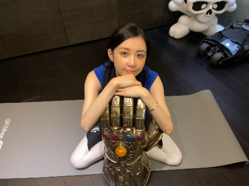 潘玮柏老婆罕晒健身照,老公视角下大秀火辣身材,力破怀二胎传闻