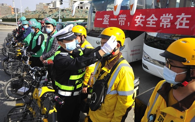 解救“困在算法中的人”，外賣、網約車就業的“國5條”來了
