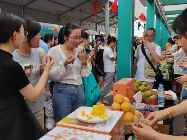 宜城特色农产品展销会暨楚都美食节盛大开幕