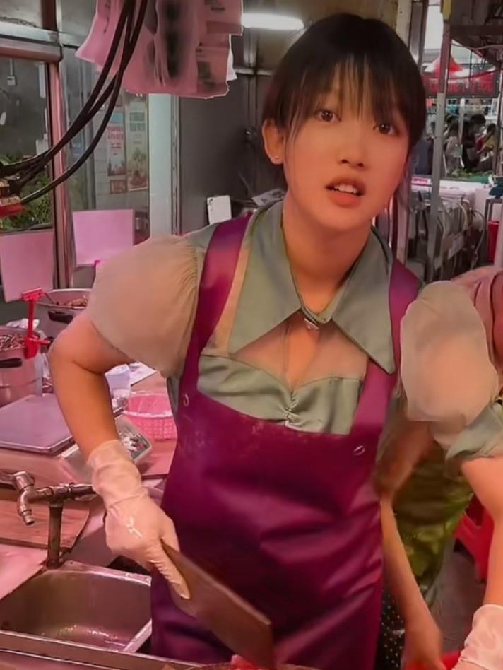 广西93年猪肉妹走红自己打拼网友问她在南宁什么地方