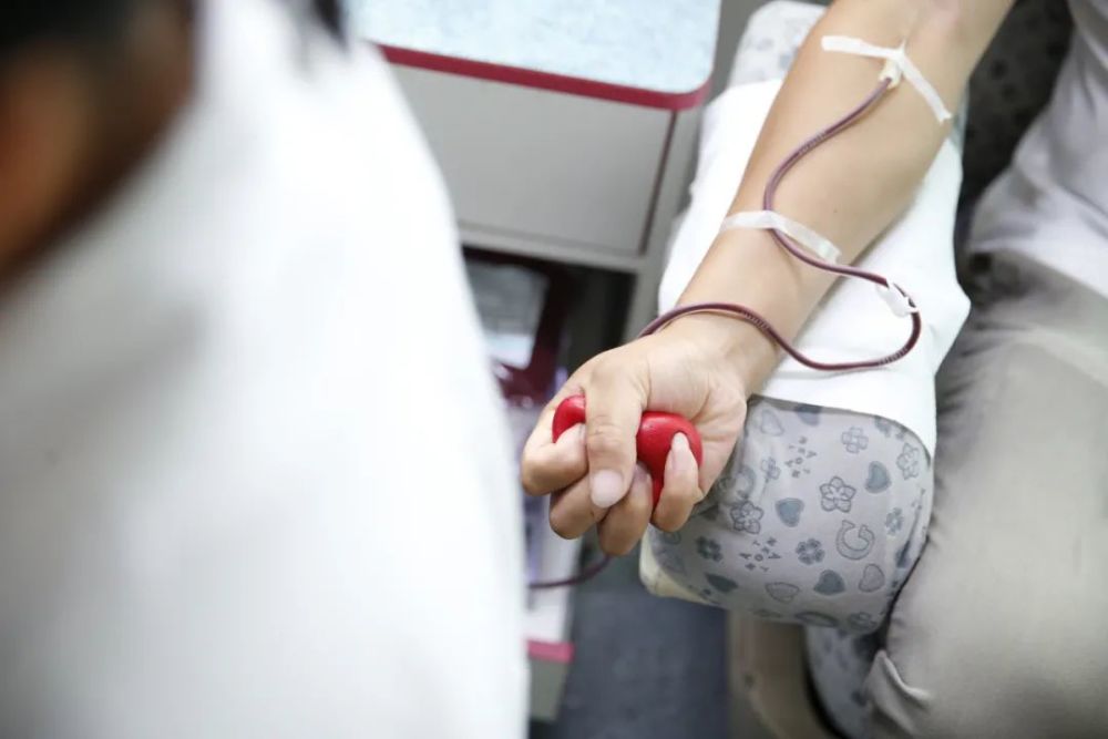 接种新冠疫苗后还能献血吗?
