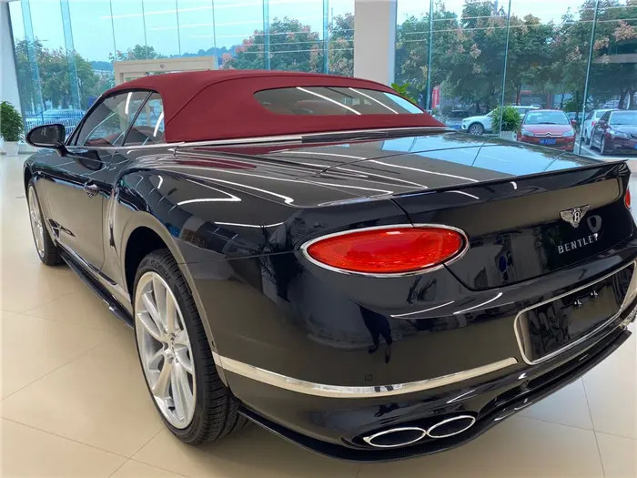 宾利最便宜跑车车型550匹马力搭40t外观超炫酷