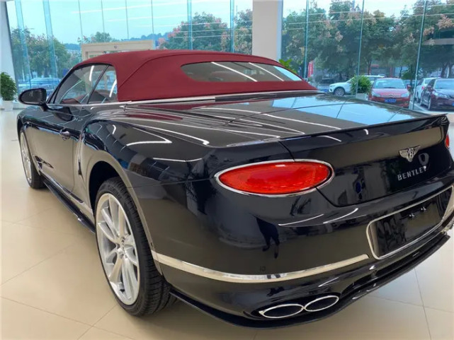 宾利最便宜跑车车型550匹马力搭40t外观超炫酷