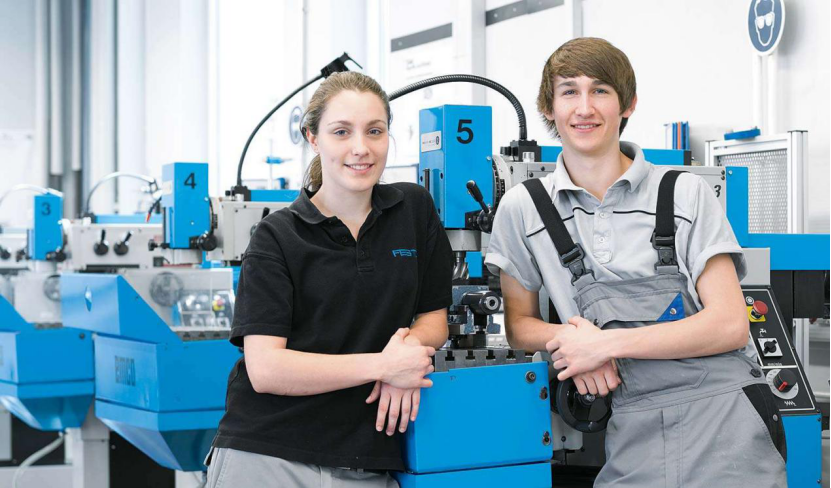 千里迢迢去加拿大学 开挖掘机 是不是人傻钱多 腾讯新闻