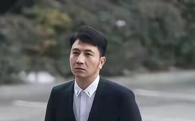 一,保姆莫焕晶,是现任妻子高翠萍的舅妈.