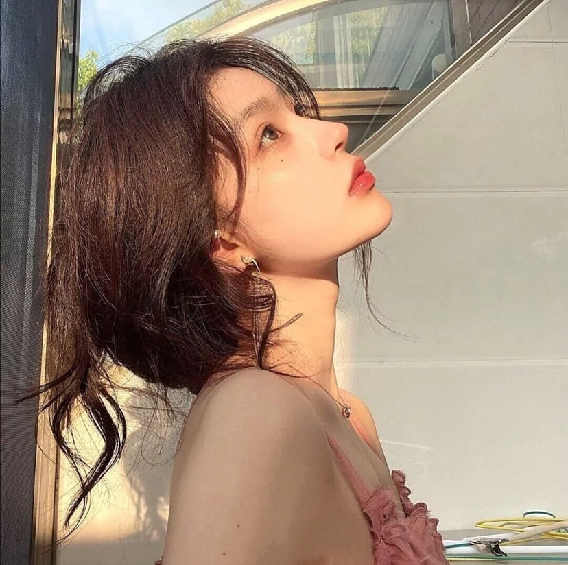 女生头像你的偏爱是我最大的底牌