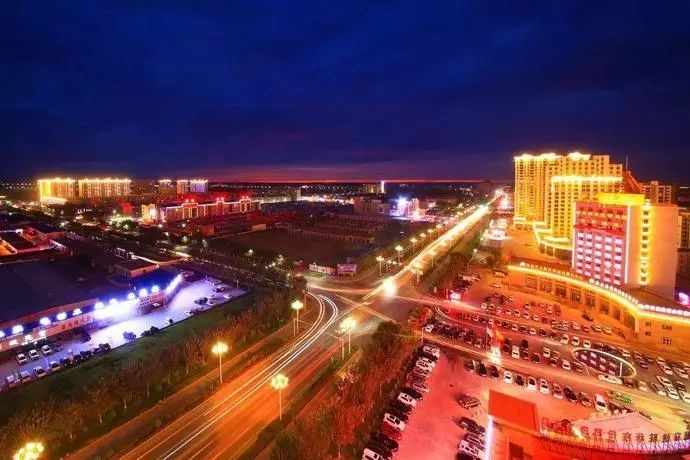 走进奇台丨夜色下的奇台 令人心驰神往